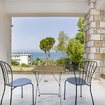 Vila Bay's Balcony Verga