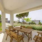 Bay's Balcony Verga Villa *