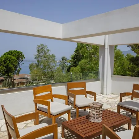 Villa Bay's Balcony Verga