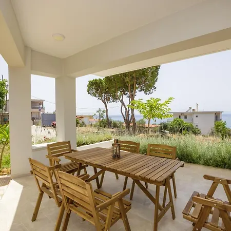Bay's Balcony Verga Villa *