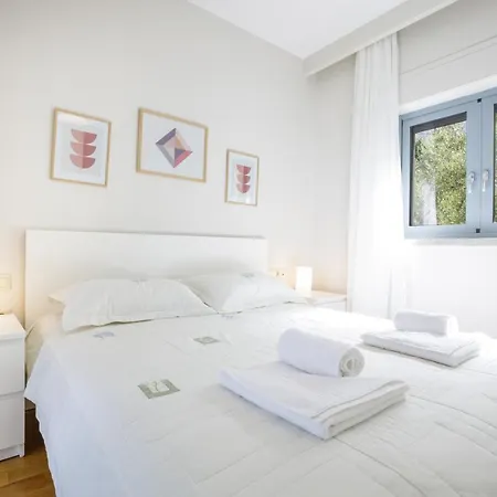 Villa Bay's Balcony Verga