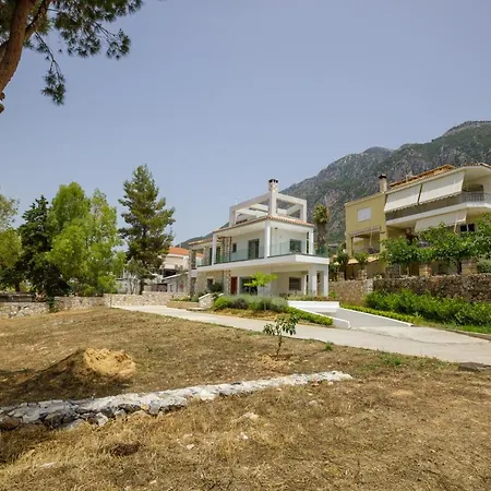 Bay's Balcony Verga Villa *