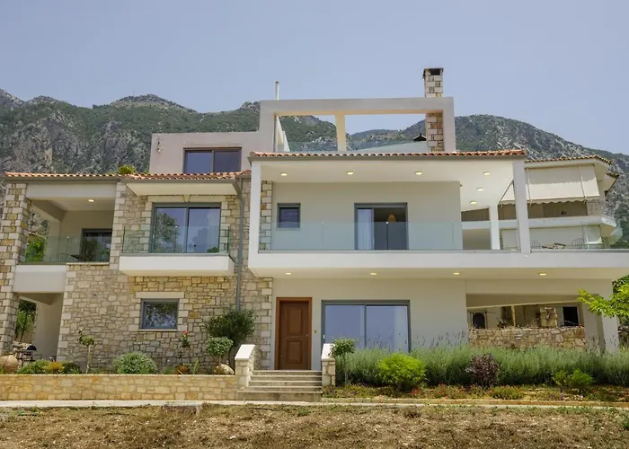 Villa Bay's Balcony Verga