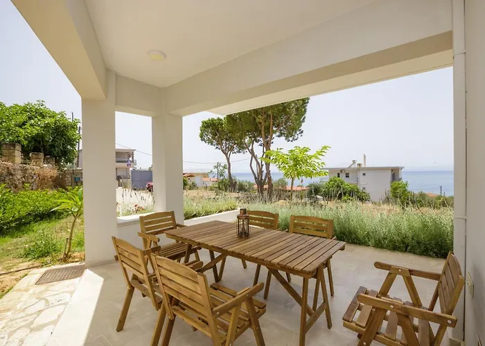 Bay's Balcony Verga Villa *