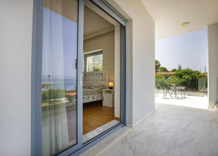 Bay's Balcony Verga *